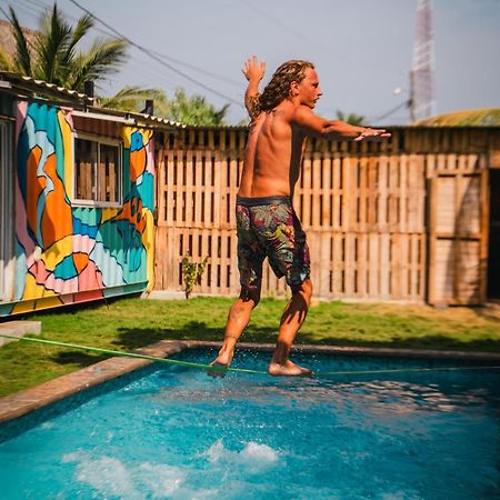 Green Belly Surf Hostel El Paredón Buena Vista Extérieur photo